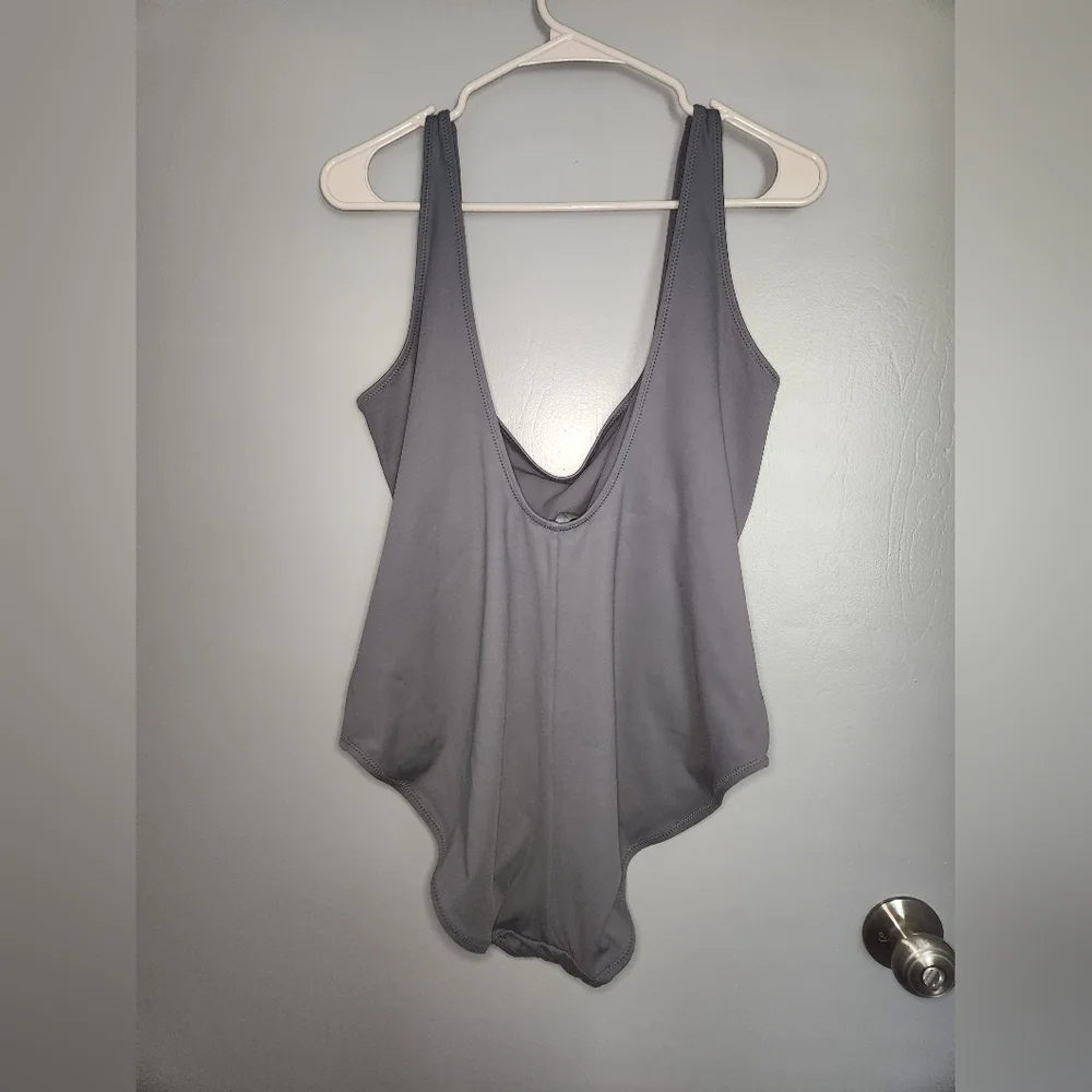 SKIMS Shaping Swim Tank One Piece - Picture 3 of 10
